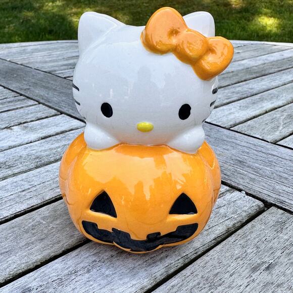 Halloween Hello Kitty In Pumpkin Red Diffuser Cinnamon Scent Oil New in Box - Picture 1 of 16